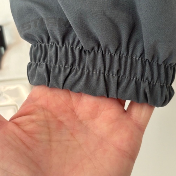 Under Armour NWT ladies loose fit lightweight jacket two tone grey size M - Picture 6 of 16